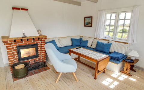 Liselott - 300M from the Sea: Tag, Hus, Hjem, Sommerhus, Dør, Sidespor, Dæk, Veranda, Planke, Hårdttræ