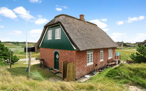 Liselott - 300M from the Sea: Tag, Hus, Hjem, Sommerhus, Dør, Sidespor, Dæk, Veranda, Planke, Hårdttræ