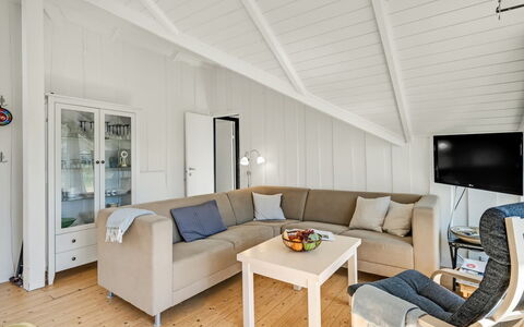 Maxie - 1.2Km from the Sea: Hjem, Sommerhus, Veranda, Hårdttræ, Sidespor, Dæk, Skygge, Planke, Estate, Garden Bygninger