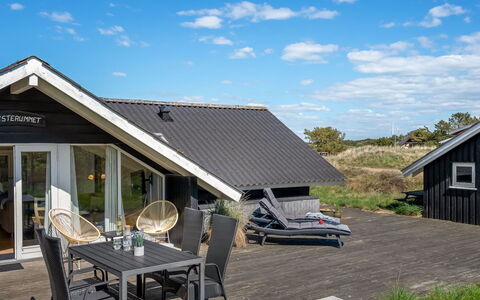 Maxie - 1.2Km from the Sea: Tag, Hus, Hjem, Sommerhus, Dør, Sidespor, Dæk, Veranda, Planke, Hårdttræ