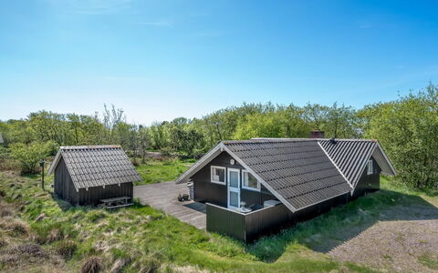 Maxie - 1.2Km from the Sea: Tag, Hus, Hjem, Sommerhus, Dør, Sidespor, Dæk, Veranda, Planke, Hårdttræ