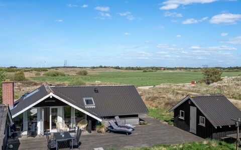 Maxie - 1.2Km from the Sea: Tag, Hus, Hjem, Sommerhus, Dør, Sidespor, Dæk, Veranda, Planke, Hårdttræ