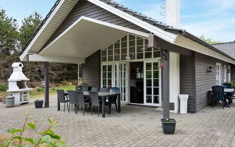 Liliana - 800M from the Sea: Sommerhus, Skur, Hytte, Stuehus, Prærie, Hytte, Lade, Bjælkehytte, Garden Bygninger