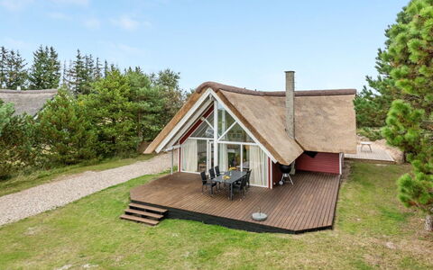 Merta: Busk, Urban Design, Bunddække, Mursten, Lejlighed, Estate, Murværk, Altan, Landscaping