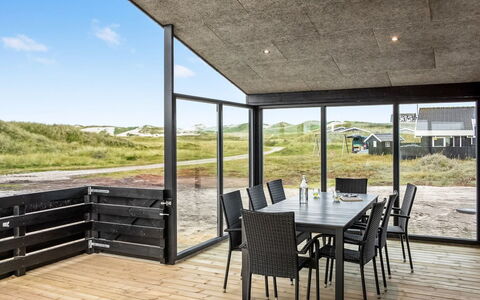 Birger - 300M from the Sea: Busk, Urban Design, Bunddække, Mursten, Lejlighed, Estate, Murværk, Altan, Landscaping