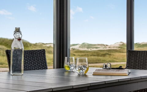 Birger - 300M from the Sea: Busk, Urban Design, Bunddække, Mursten, Lejlighed, Estate, Murværk, Altan, Landscaping