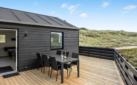Birger - 300M from the Sea: Busk, Urban Design, Bunddække, Mursten, Lejlighed, Estate, Murværk, Altan, Landscaping