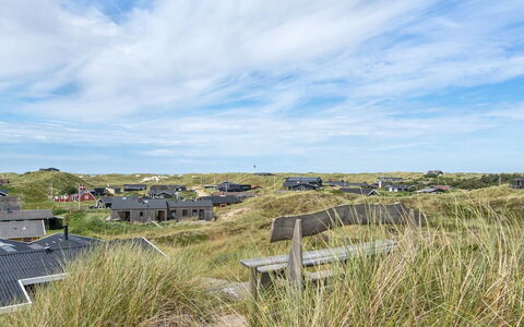 Carstina - 400M from the Sea: Hjem, Sommerhus, Veranda, Hårdttræ, Sidespor, Dæk, Skygge, Planke, Estate, Garden Bygninger