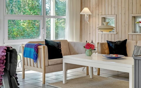 Aslak - 350M from the Sea: Plantesamfund, Sollys, Urteagtig Plante, Have, Plantation, Landbrug, Farm
