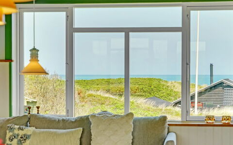Quirina - 75M from the Sea: Sommerhus, Skur, Hytte, Stuehus, Prærie, Hytte, Lade, Bjælkehytte, Garden Bygninger