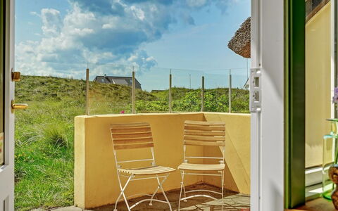 Quirina - 75M from the Sea: Sommerhus, Skur, Hytte, Stuehus, Prærie, Hytte, Lade, Bjælkehytte, Garden Bygninger