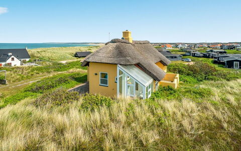 Quirina - 75M from the Sea: Sommerhus, Skur, Hytte, Stuehus, Prærie, Hytte, Lade, Bjælkehytte, Garden Bygninger