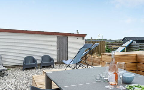 Bernice - 150M from the Sea: Tag, Almindeligt, Land Lot, Landdistrikt, Hjem, Estate, Mark, Sommerhus, Lawn, Forstad