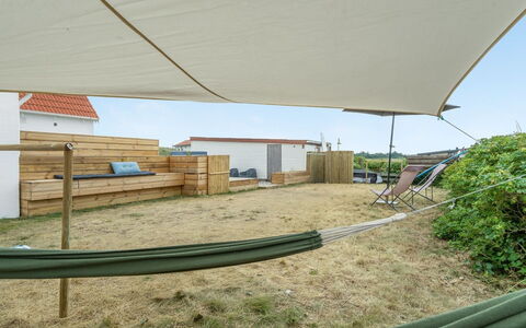 Bernice - 150M from the Sea: Tag, Almindeligt, Land Lot, Landdistrikt, Hjem, Estate, Mark, Sommerhus, Lawn, Forstad