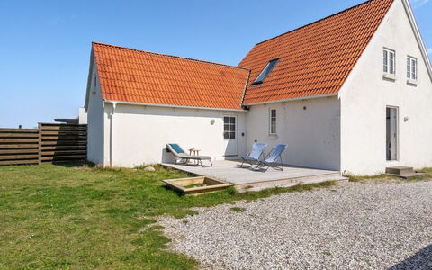 Bernice - 150M from the Sea: Tag, Almindeligt, Land Lot, Landdistrikt, Hjem, Estate, Mark, Sommerhus, Lawn, Forstad