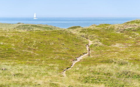 Bernice - 150M from the Sea: Sommerhus, Skur, Hytte, Stuehus, Prærie, Hytte, Lade, Bjælkehytte, Garden Bygninger
