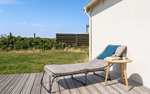 Bernice - 150M from the Sea: Sommerhus, Skur, Hytte, Stuehus, Prærie, Hytte, Lade, Bjælkehytte, Garden Bygninger