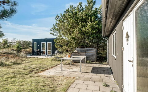 Letta - 800M from the Sea: Græs, Busk, Land Lot, Hjem, Sommerhus, Have, Lawn, Estate, Gård, Landscaping