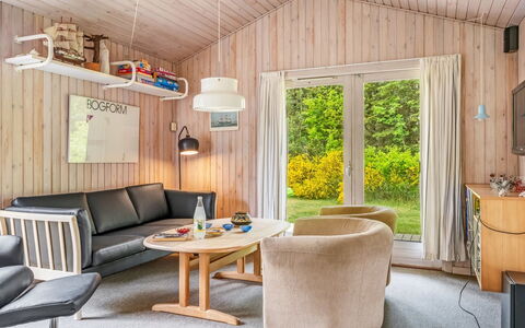 Vlatko - 2.9Km from the Sea: Træ, Loft, Hjem, Etage, Møbel, Sommerhus, Hårdttræ, Bejdse, Bjælkehytte, Stue