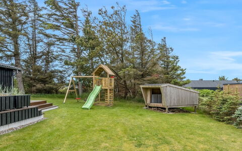 Bedri - 800M from the Sea: Træ, Land Lot, Have, Backyard, Sommerhus, Lawn, Garden Bygninger, Hårdttræ, Gård, Bejdse
