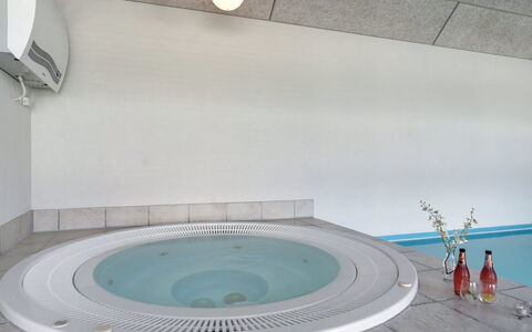 Riki - 150M from the Sea: Fritid, Reklame, Parkere, Banner, Skilt, Sti
