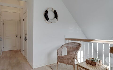 Riki - 150M from the Sea: Fritid, Reklame, Parkere, Banner, Skilt, Sti