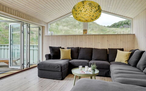 Erwith - 50M from the Sea: Indretning, Træ, Gulvbelægning, Couch, Møbel, Etage, Stue, Loft, Trægulve, Hjem