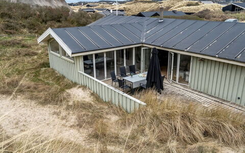 Erwith - 50M from the Sea: Arkitektur, Tag, Hjem, Kompositmateriale, Dagslys, Sidespor, Indkørsel