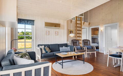 Annemie - 1.8Km from the Sea: Træ, Hjem, Veranda, Dæk, Hårdttræ, Tag, Bejdse, Trægulve, Eco Hotel