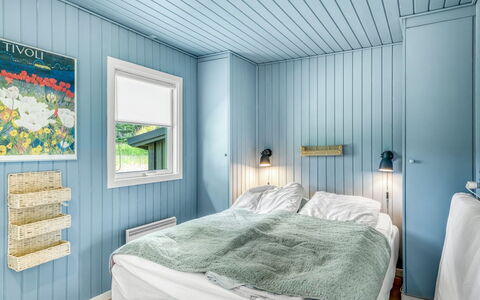 Jorek - 1.3Km from the Sea: Træ, Soveværelse, Loft, Indretning, Etage, Gulvbelægning, Hjem, Seng, Sengetøj, Sengetøj