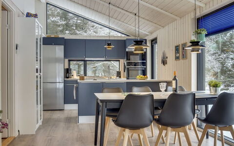 Hildegard - 1.5Km from the Sea: Indretning, Møbel, Træ, Loft, Gulvbelægning, Lysarmatur, Køkken, Køkken & Spisebord, Countertop, Belysning
