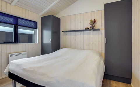 Hildegard - 1.5Km from the Sea: Seng, Soveværelse, Træ, Indretning, Gulvbelægning, Loft, Etage, Sengetøj, Sengetøj, Bed Frame