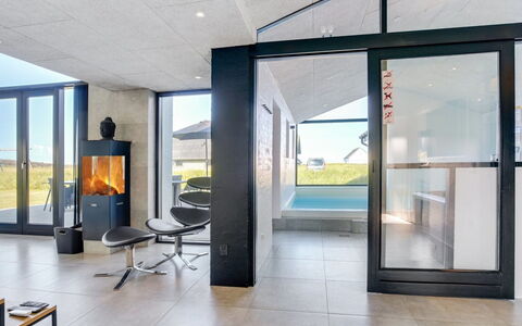 Volfgang - 250M from the Sea: Hjem, Etage, Stol, Skygge, Naturmateriale, Stue, Design, Dagslys, Lysarmatur