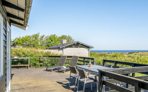 Gildo - 932M from the Sea: Arkitektur, Tag, Hjem, Kompositmateriale, Dagslys, Sidespor, Indkørsel
