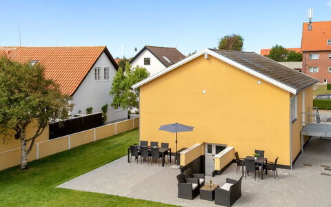 Teodosij - 1.1Km from the Sea: Tag, Sommerhus, Hjem, Skygge, Sidespor, Stuehus, Veranda, Udendørs Struktur, Garden Bygninger