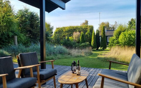 Pavle - 700M from the Sea: Sommerhus, Backyard, Gård, Garden Bygninger, Skur, Sidespor, Udendørs Møbler, Bjælkehytte, Udendørs Struktur, Hytte