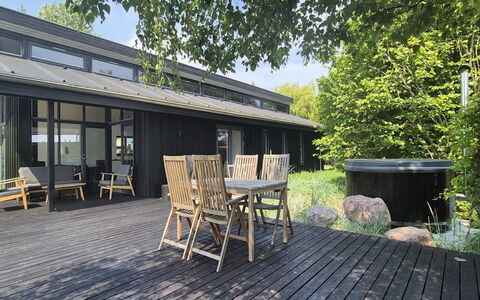 Pavle - 700M from the Sea: Tag, Hus, Land Lot, Hjem, Sommerhus, Estate, Garden Bygninger, Skygge, Bjælkehytte, Landscaping