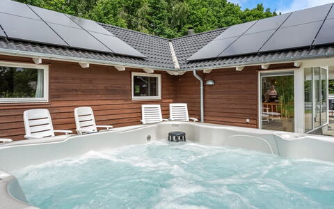 Tialda - 1.3Km from the Sea: Tag, Hjem, Kompositmateriale, Sommerhus, Have, Backyard, Gård, Garden Bygninger, Skygge