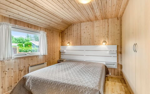 Tialda - 1.3Km from the Sea: Træ, Loft, Indretning, Gulvbelægning, Etage, Soveværelse, Værelse, Seng, Hjem, Hårdttræ