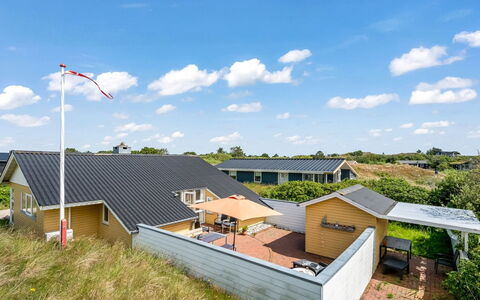 Tedora - 300M from the Sea: Bjergrige Landskabsformer, Bjerg, Bakke, Bjergkæde, Hill Station, Menneskelig Bosættelse, Urban Design, Alps, Dal, Topmøde
