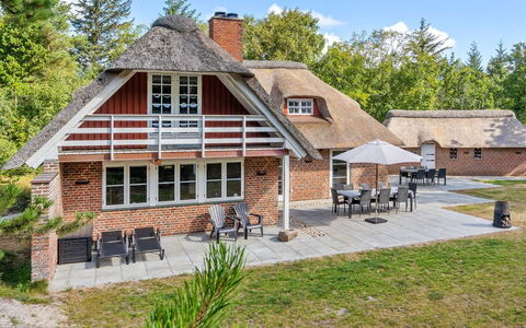 Romy - 3.5Km from the Sea: Græs, Hus, Tag, Hjem, Sommerhus, Busk, Land Lot, Landdistrikt, Stuehus, Bunddække
