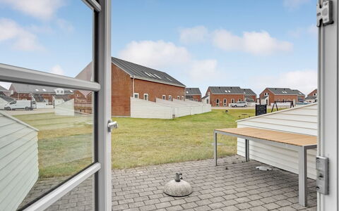 Efraima - 1.7Km from the Sea: Svømmepøl, Udendørs Møbler, Møbel, Udvej, Flise, Eco Hotel, Skygge, Stol, Fritid, Estate