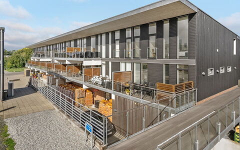 Theis - 100M from the Sea: Stål, Altan, Aluminium, Hovedkvarter