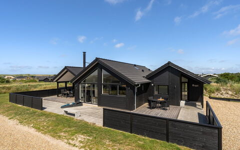 Swante - from the Sea: Sommerhus, Hjem, Hus, Tag, Veranda, Estate, Sidespor, Garden Bygninger, Stuehus, Gård