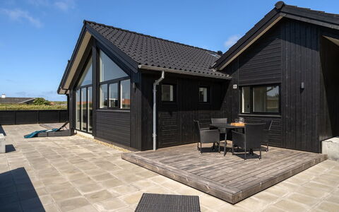 Swante - from the Sea: Sommerhus, Hjem, Hus, Tag, Veranda, Estate, Sidespor, Garden Bygninger, Stuehus, Gård