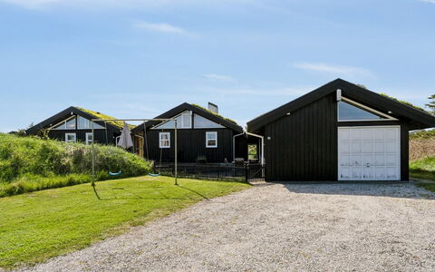 Alrune - 800M from the Sea: Græs, Træ, Landdistrikt, Busk, Sommerhus, Tag, Almindeligt, Land Lot, Hjem, Bunddække