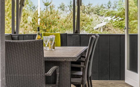 Eivy - 1Km from the Sea: Møbel, Træ, Udendørs Møbler, Bord, Udendørs Bord, Stol, Køkken & Spisebord, Gårdhave, Veranda, Bejdse