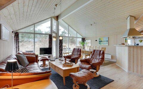 Alhed - 650M from the Sea: Møbel, Indretning, Stol, Gulvbelægning, Bord, Udvej, Etage, Loft, Værelse, Eco Hotel