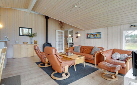 Alhed - 650M from the Sea: Møbel, Indretning, Stol, Gulvbelægning, Bord, Udvej, Etage, Loft, Værelse, Eco Hotel
