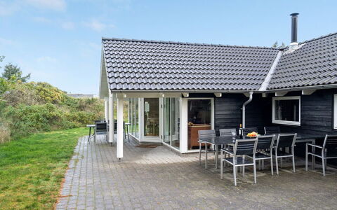 Alhed - 650M from the Sea: Træ, Tag, Hus, Sommerhus, Dør, Hjem, Sidespor, Land Lot, Garden Bygninger, Skur